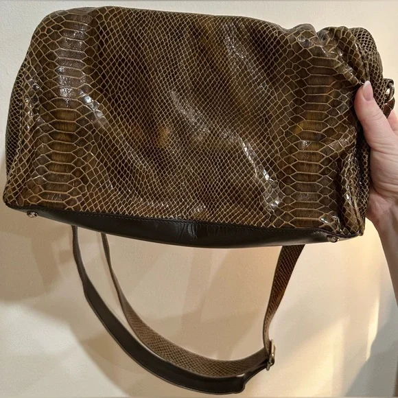 DANIER Genuine Leather Snack Print Fold Over Shoulder Bag - Picture 2 of 7